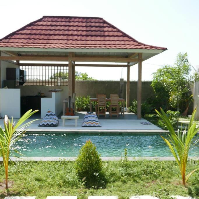 Silir Villa "Your Cozy Home" 马塔兰 外观 照片
